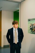 母校を探検するRIKU。