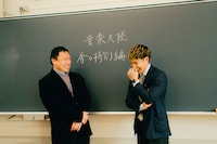 左から田中正勝先生、RIKU。