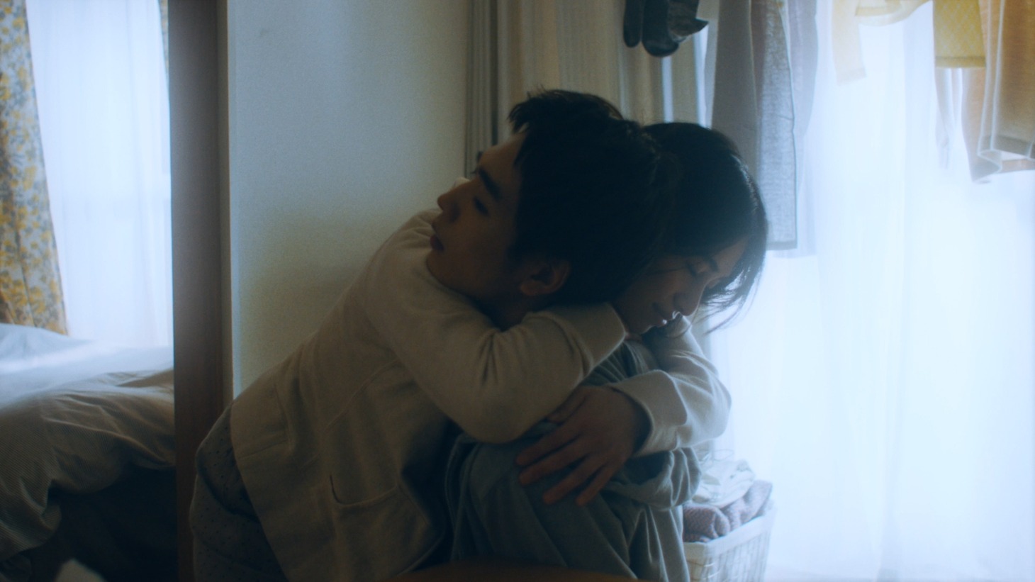Uru「それを愛と呼ぶなら」ミュージックビデオより。