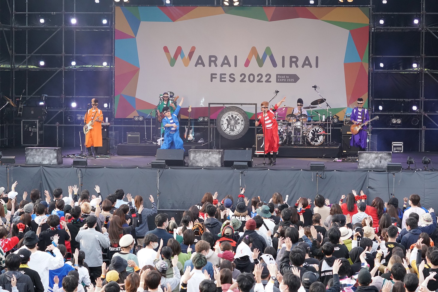 氣志團のライブの様子。