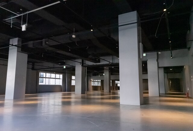 人気画像2位は「STUDIO COASTが横浜に移転し再オープン、駅から直結の隠れ家風ライブスペースに」より、YOKOHAMA COAST Room1。