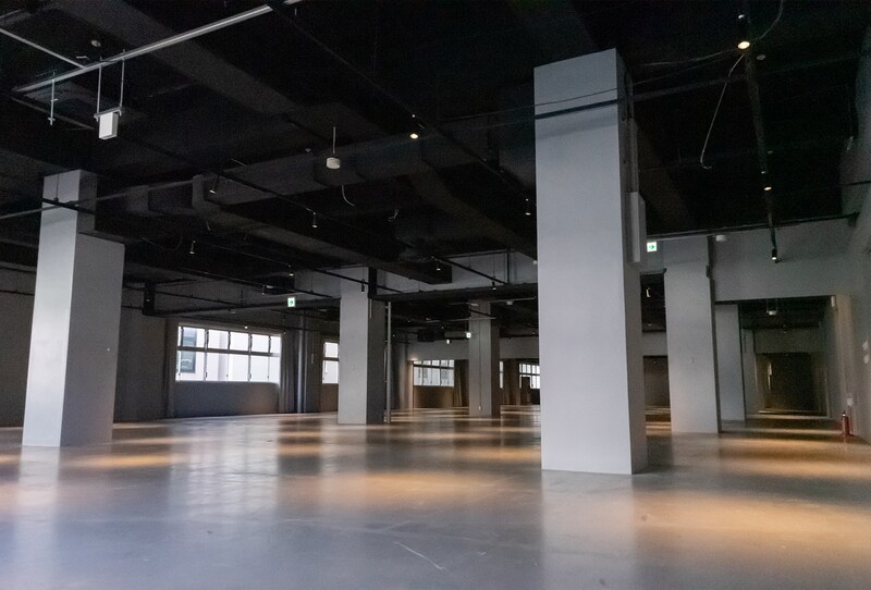 人気画像2位は「STUDIO COASTが横浜に移転し再オープン、駅から直結の隠れ家風ライブスペースに」より、YOKOHAMA COAST Room1。