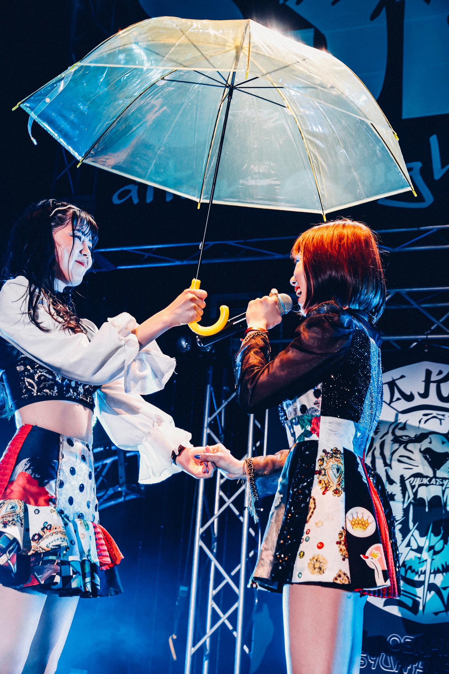 「大阪☆春夏秋冬 2022 TOUR Thanks for 10th ～歌い続ける僕らの唄～」ファイナル公演の様子。（撮影：西槇太一）