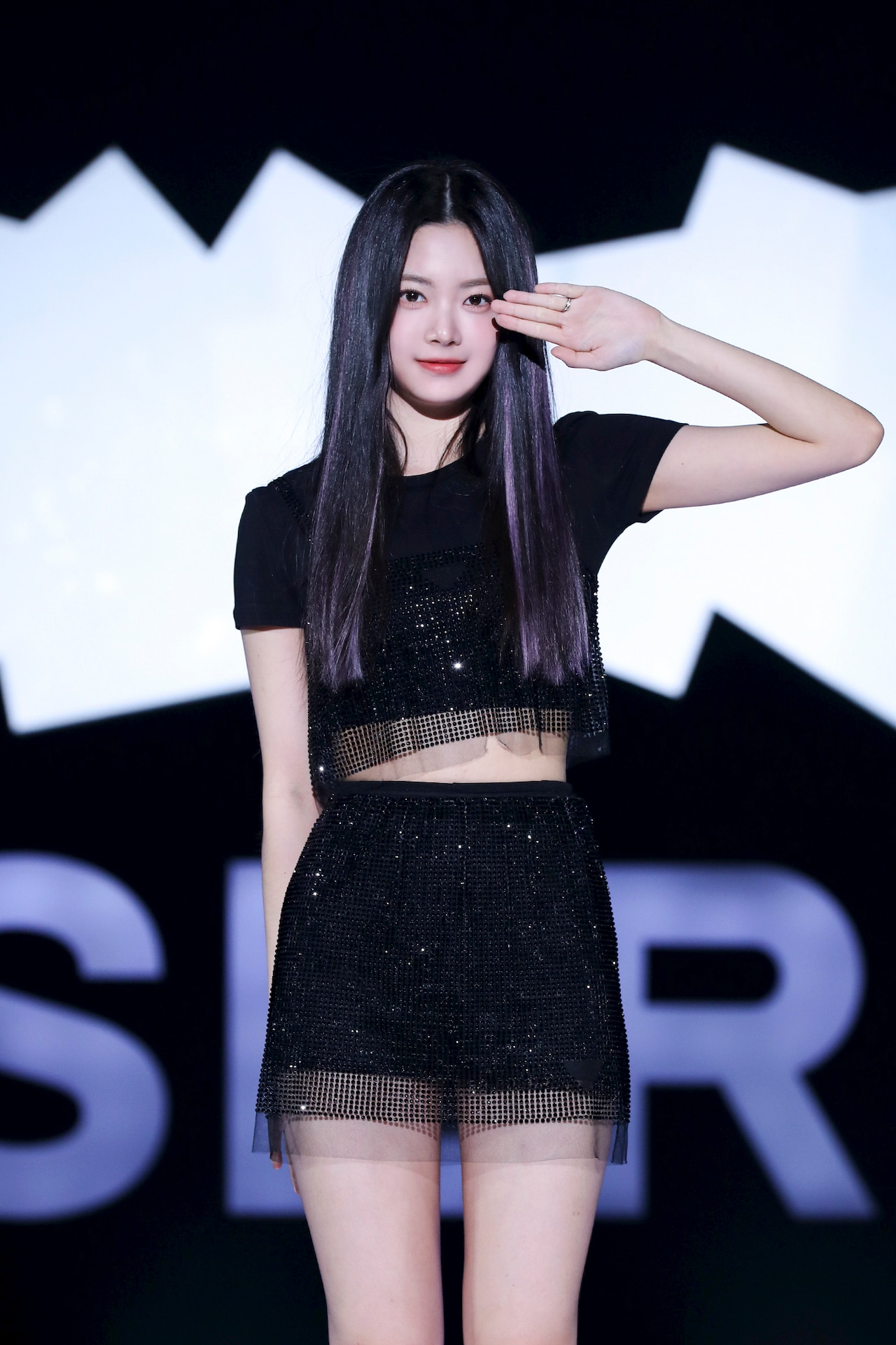 LE SSERAFIM、デビューショーケースで自分たちの物語を堂々と表現