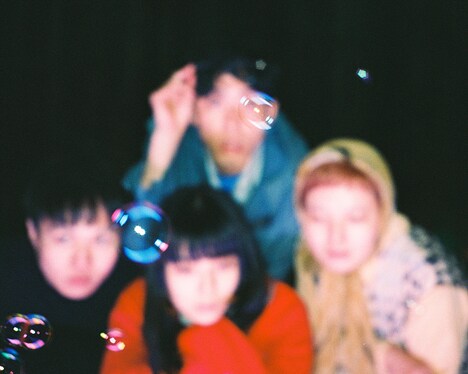 カネコアヤノ「わたしたちへ」ミュージックビデオのスチール写真。（撮影：濱本奏）