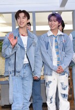 子供たちを見送る河野純喜と川尻蓮。