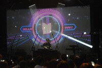開演前のDJを担当したちばけんいち。