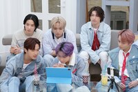 生配信の様子。