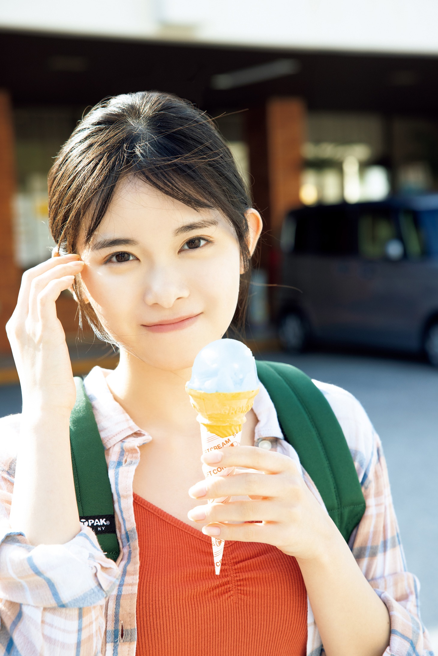 山崎夢羽 2nd写真集「羽化-growing wings-」より。（撮影：西田幸樹）