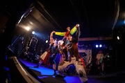 「BiS with STUPiD BOYS for ARABAKI TOUR」宮城・石巻BLUE RESISTANCE公演の様子。(Photo by Kanade Nishikata)