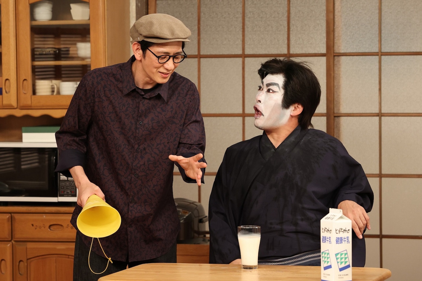 （左から）アンタッチャブル柴田、劇団ひとり。(c)フジテレビ