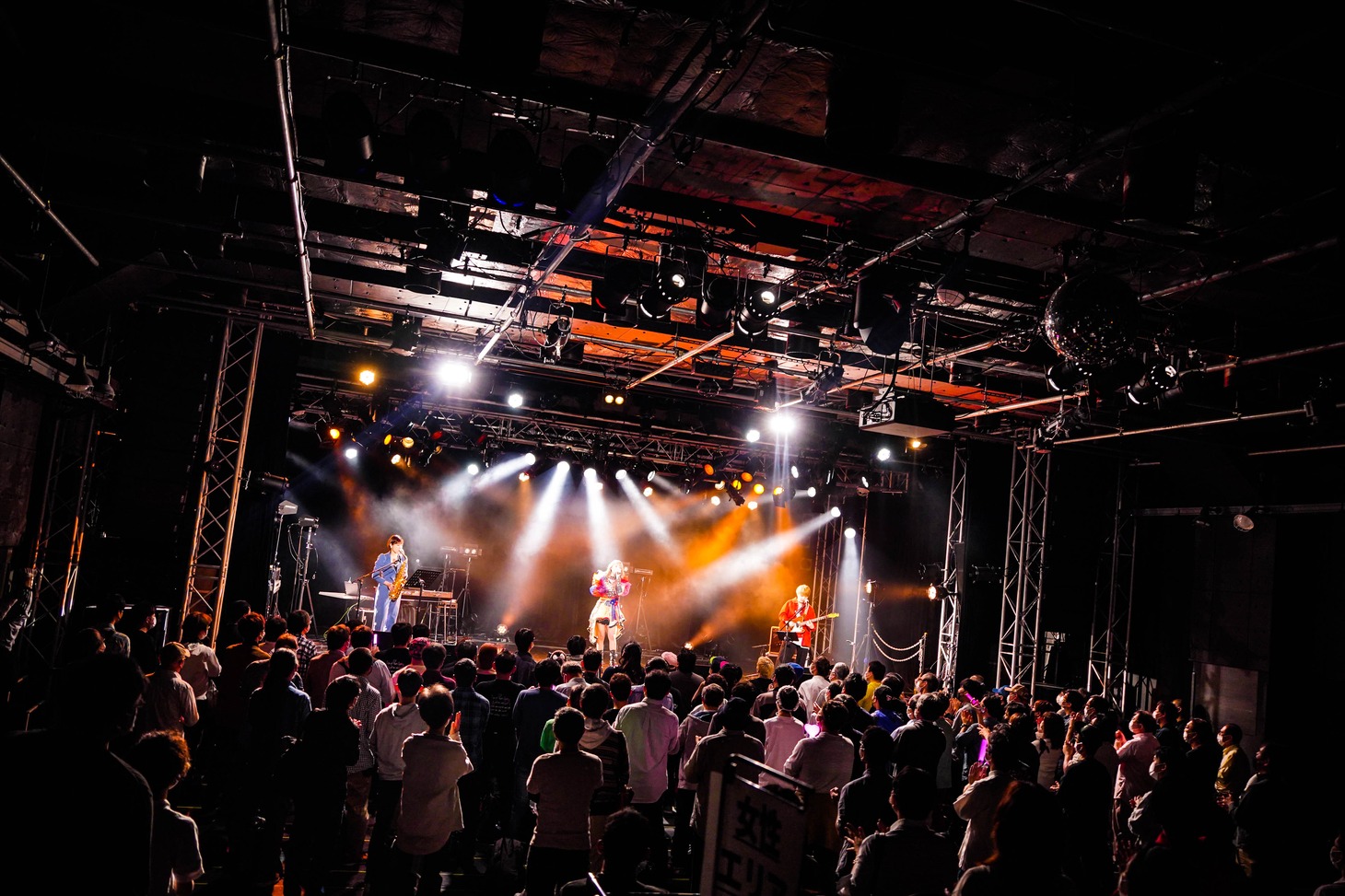 SHUGARお披露目ライブの様子。