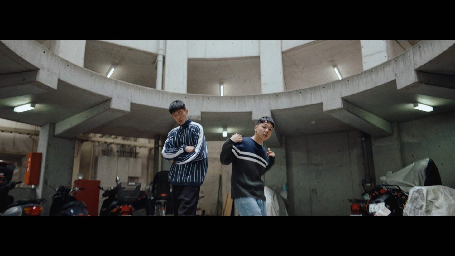 tofubeats「don't like u feat. Neibiss」ミュージックビデオより。