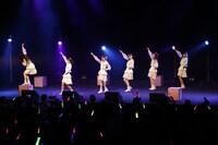 「ukka New Style LIVE TOUR 2022 An encore Show『No cap?』」の様子。（提供：スターダストプロモーション）