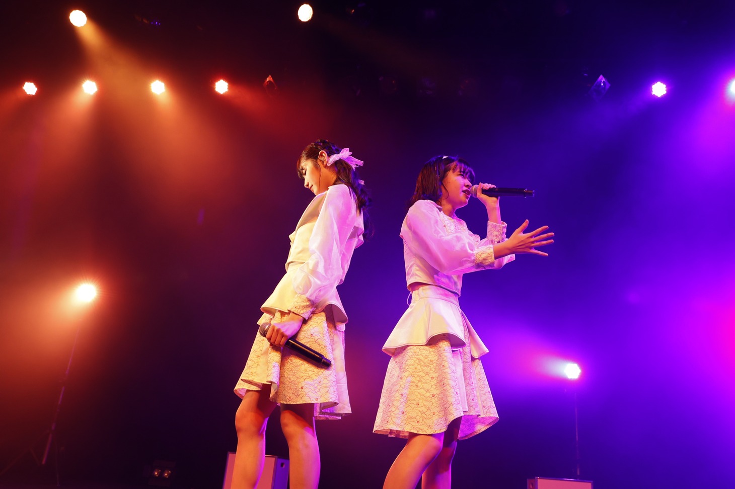 左から葵るり、結城りな。（提供：スターダストプロモーション）