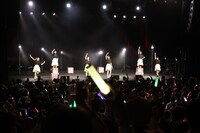 「ukka New Style LIVE TOUR 2022 An encore Show『No cap?』」の様子。（提供：スターダストプロモーション）