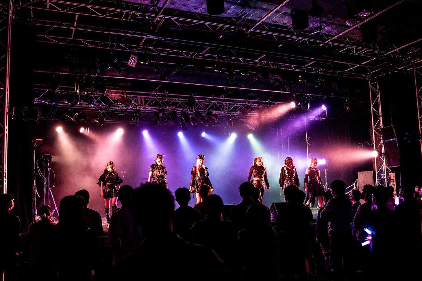 「白夜のカフカ新体制お披露目LIVE」の様子。