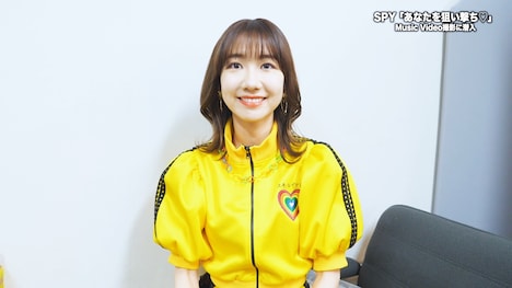 SPY「あなたを狙い撃ち♡」ミュージックビデオのメイキング映像より。