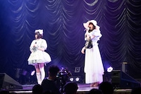 根本凪（左）と中村朱里（右）。