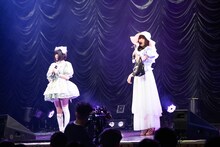 根本凪（左）と中村朱里（右）。