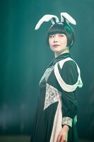 月のウサギ役のルアン。