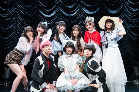 根本凪ソロ公演「月と、真っ赤な目をした兎の夢」出演者たち。