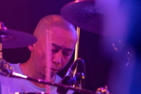 木暮栄一（Dr）（Photo by Kanade Nishikata）