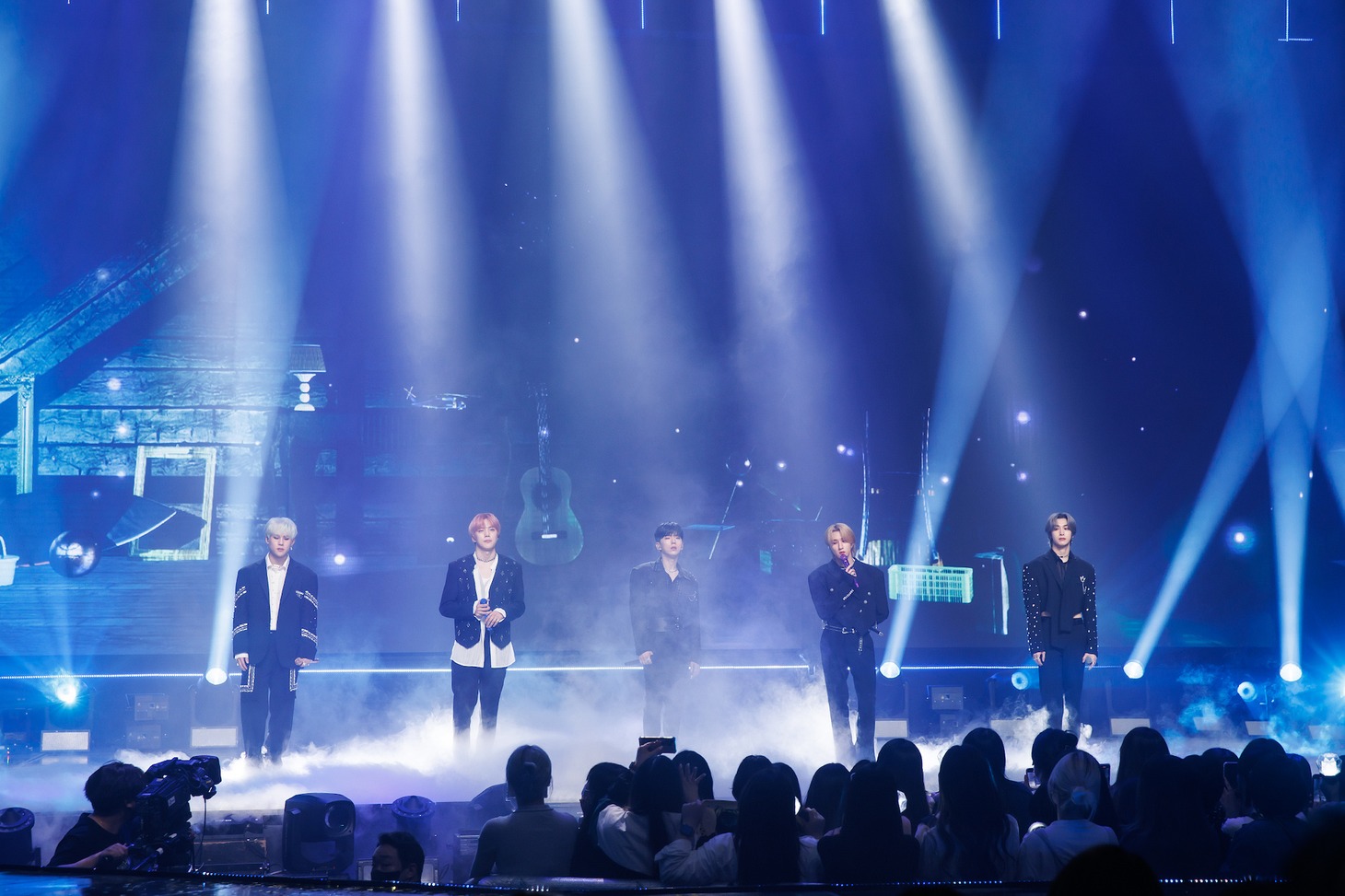 MONSTA X (c) CJ ENM Co., Ltd, All Rights Reserved