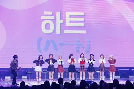 NiziU (c) CJ ENM Co., Ltd, All Rights Reserved