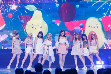 NiziU (c) CJ ENM Co., Ltd, All Rights Reserved