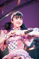 早着替えで新衣装になった新井ひとみ。