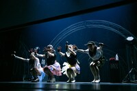 最後まで手を振る東京女子流。