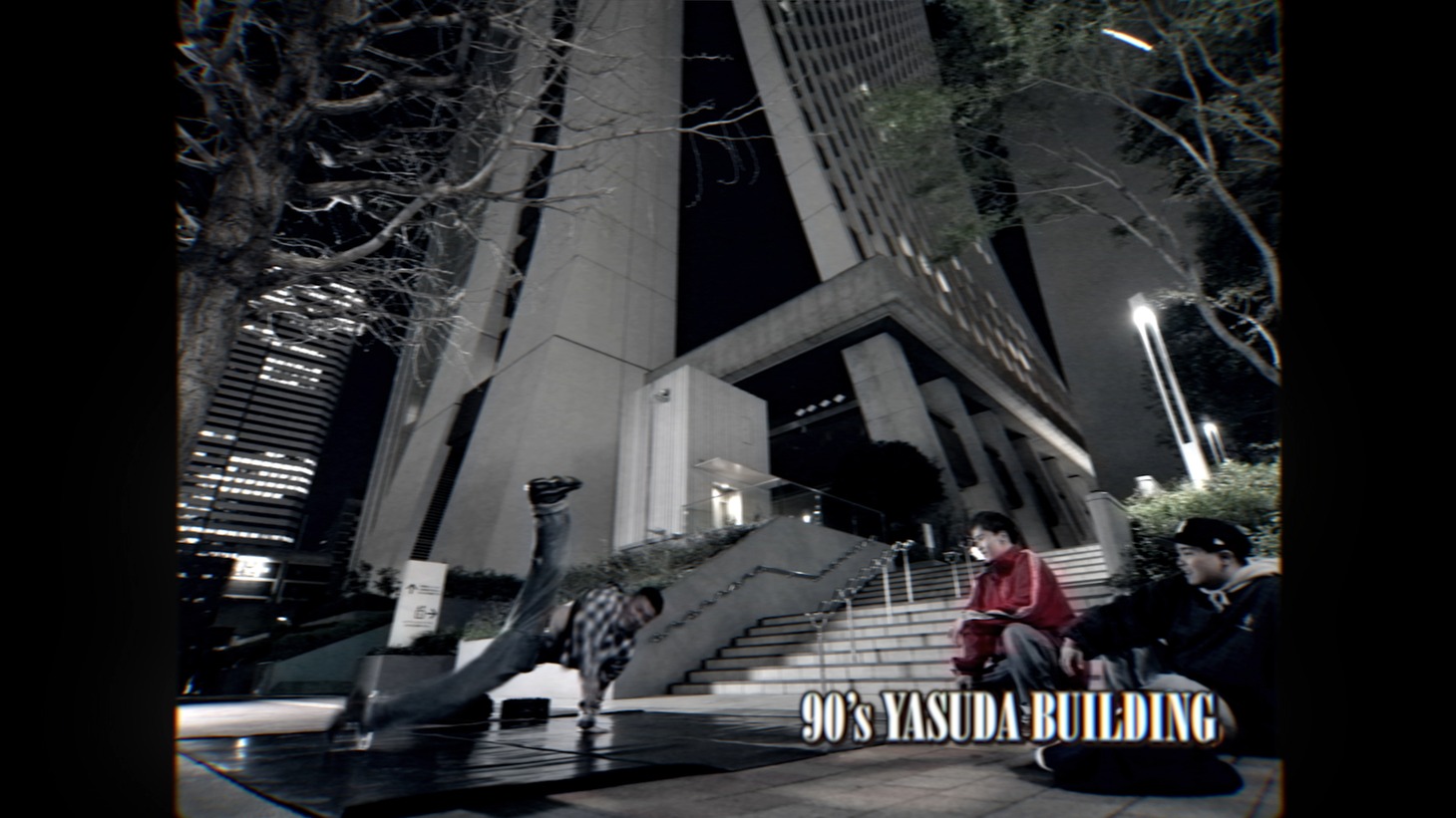 「NEXT HI-FIVE」より。