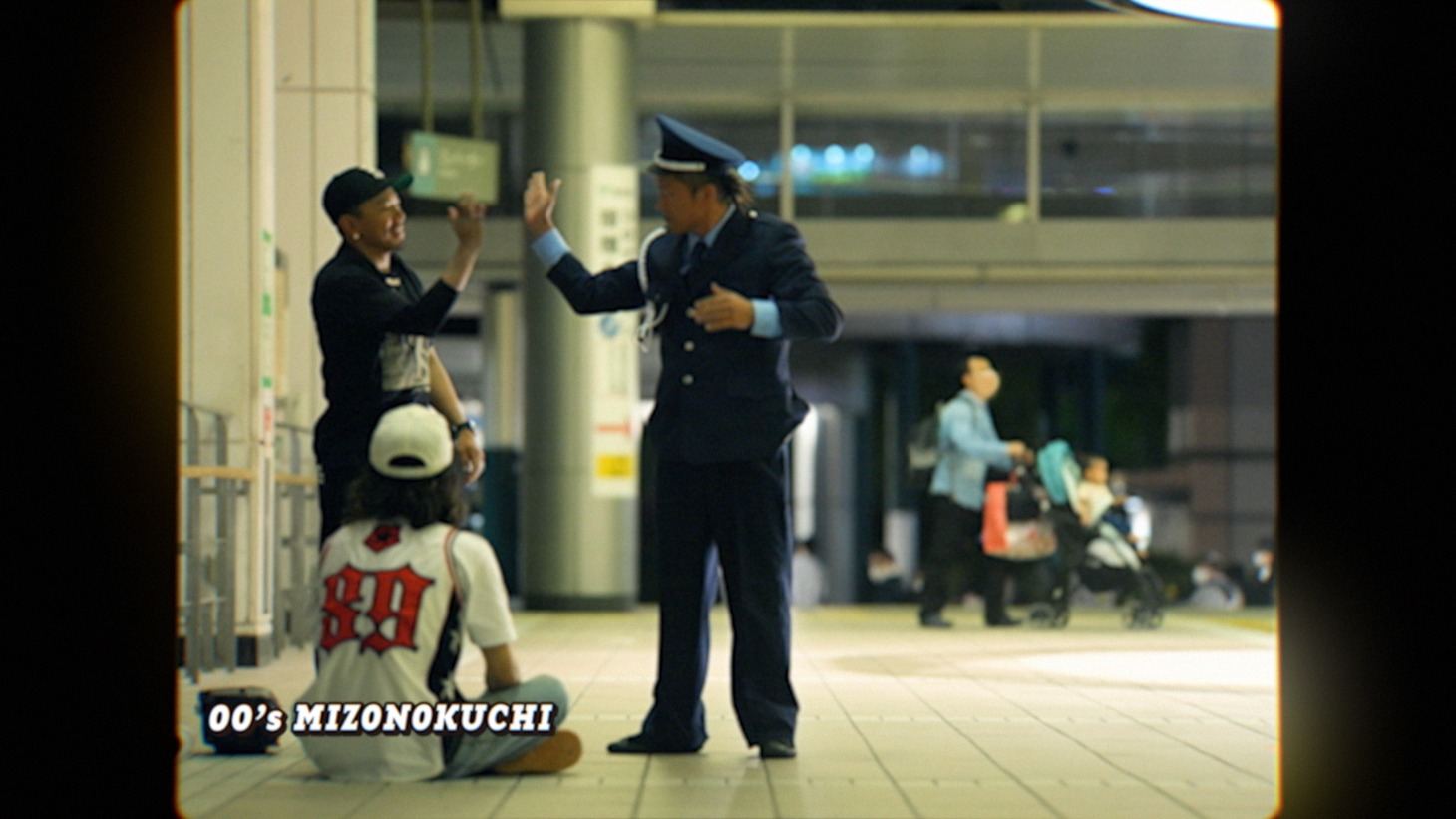 「NEXT HI-FIVE」より。