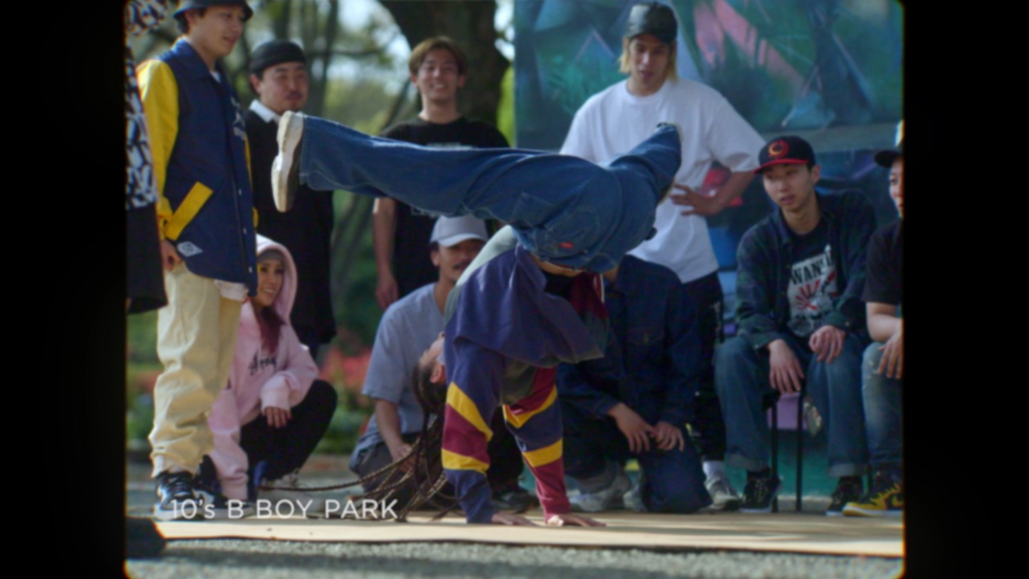 「NEXT HI-FIVE」より。