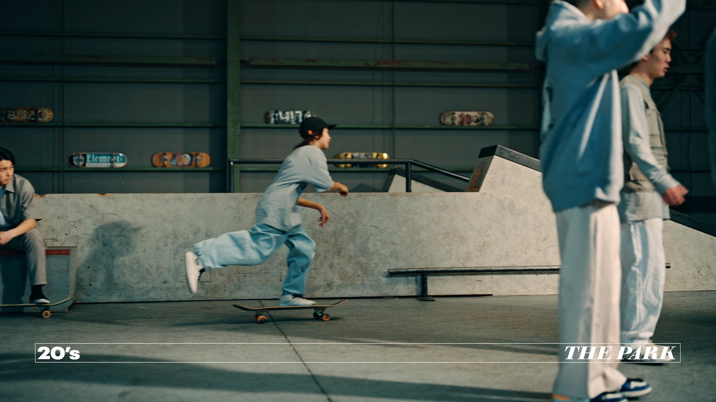 「NEXT HI-FIVE」より。