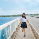 乃木坂46賀喜遥香、制服姿で全力疾走!宮古島と来間島を結ぶ全長1690mの来間大橋で撮影
