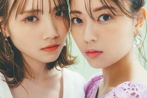 左から田村真佑、岩本蓮加。