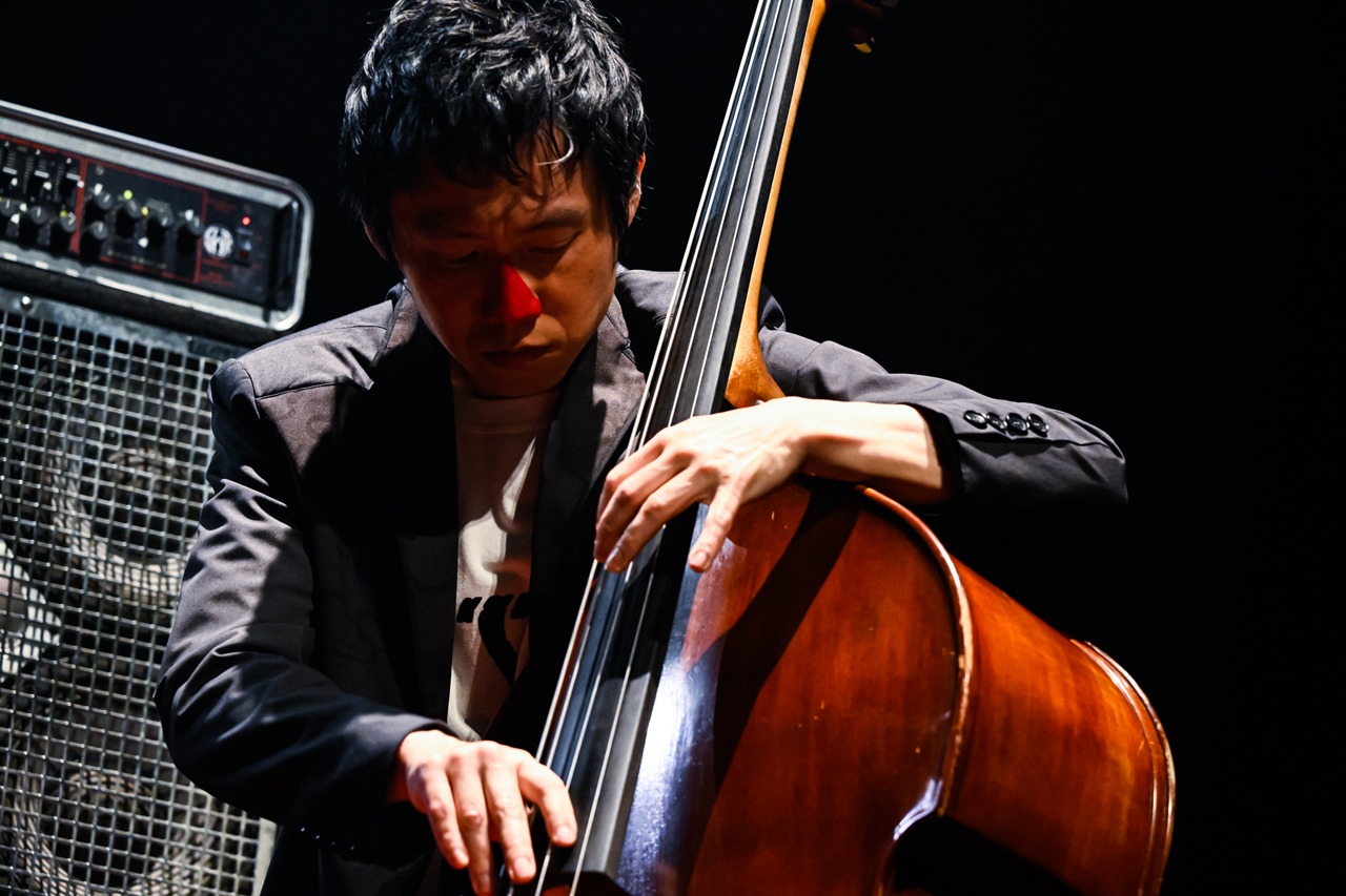 H ZETT NIRE（B）（Photo by Yuta Ito）