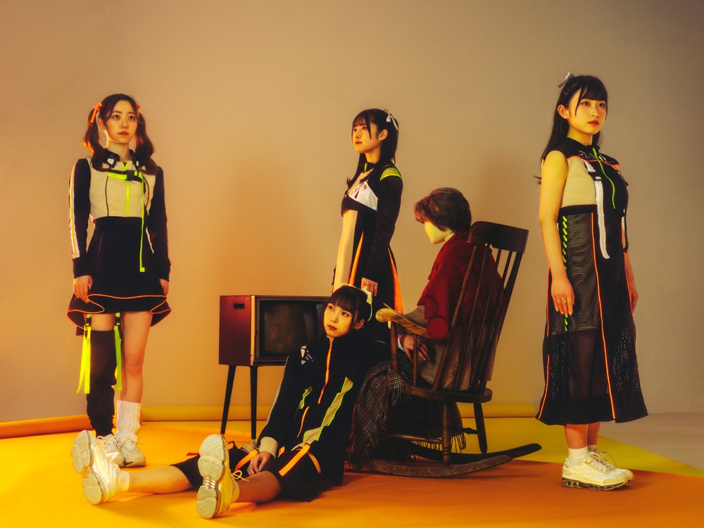 RAY。左から月日、甲斐莉乃、内山結愛、琴山しずく。