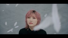 岡田奈々「壊さなきゃいけないもの」ミュージックビデオより。(c)AKB48/キングレコード