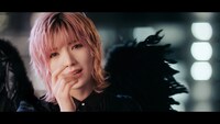岡田奈々「壊さなきゃいけないもの」ミュージックビデオより。(c)AKB48/キングレコード