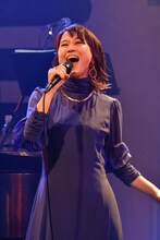大島真帆（Vo）（Photo by Yusuke Satou）