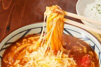 「とろける4種のチーズトマたまカレーうどん」