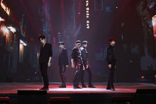 TOMORROW X TOGETHER (P)&(C) BIGHIT MUSIC