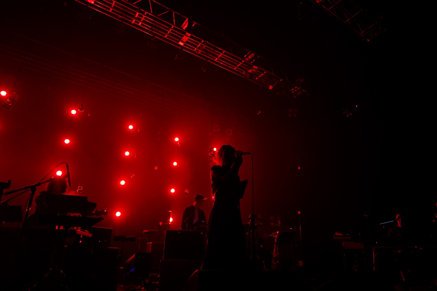「ReoNa Acoustic Concert Tour 2022 "Naked"」の様子。（Photo by Viola Kam［V'z Twinkle］）