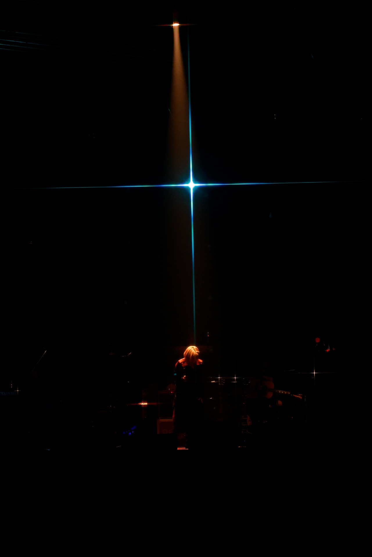 「ReoNa Acoustic Concert Tour 2022 "Naked"」の様子。（Photo by Viola Kam［V'z Twinkle］）