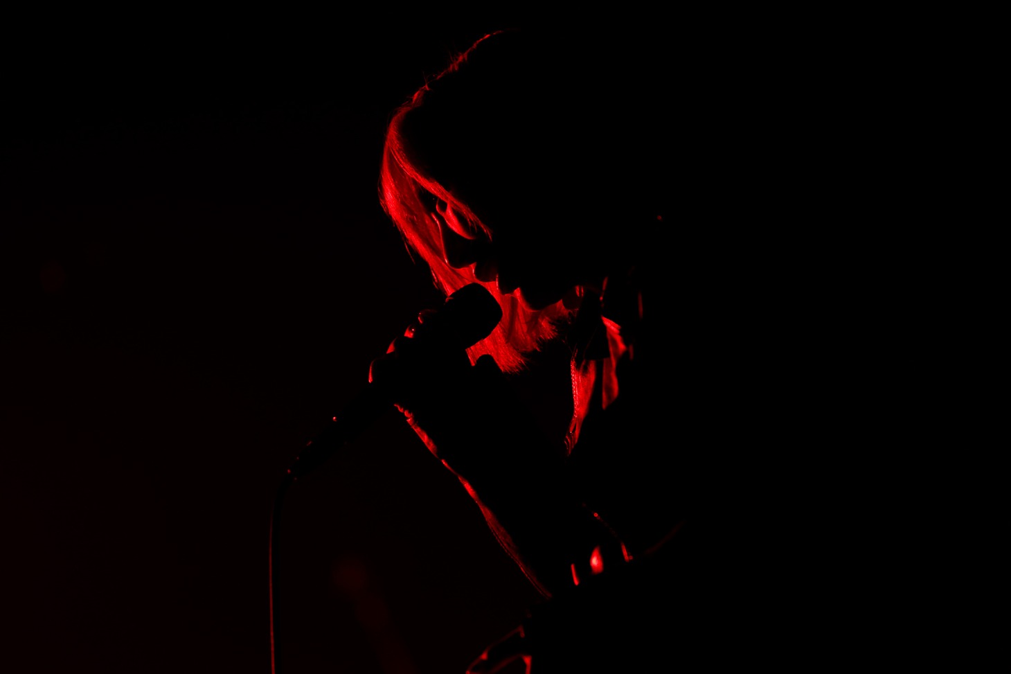 「ReoNa Acoustic Concert Tour 2022 "Naked"」の様子。（Photo by Viola Kam［V'z Twinkle］）