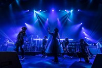 「堀江由衣 LIVE TOUR 2022 文学少女倶楽部II ～放課後リピート～」最終公演の様子。（撮影：草刈雅之）