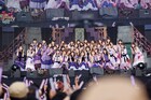乃木坂46の10周年バースデーライブに14万人!ファン、卒業生と日産スタジアムを紫に染めた2日間